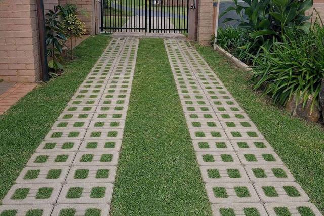 Figure-8 grass blocks in Cement
