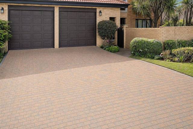 Rippled split bevel pavers in Autumn blend