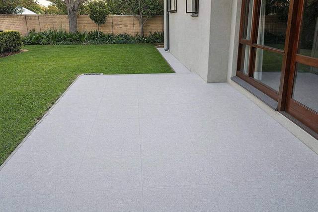 Granite tiles in Speckled white
