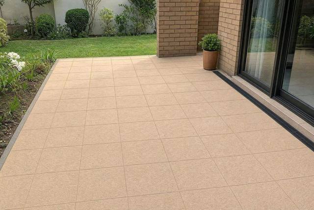 Rough-finish flagstones in Tan
