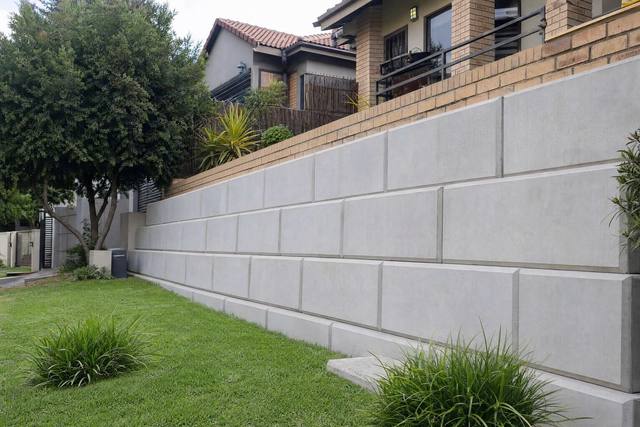 Gravity retaining blocks
