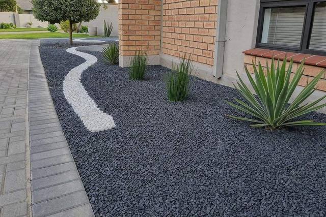 Black crush with white pebbles
