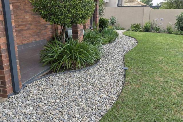 River pebble bed