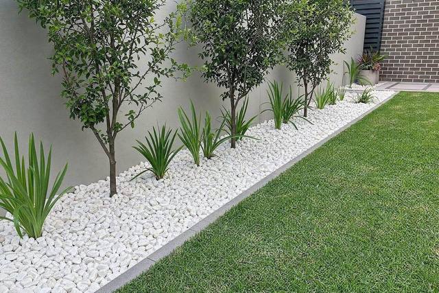 Snow white rock border