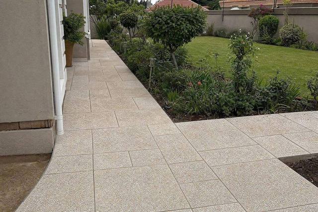 Aggregate flagstones in Beach stone
