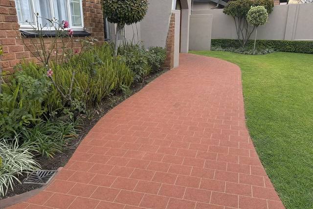 Clay cobble pavers in Champagne