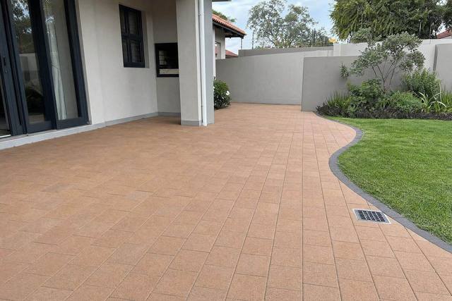 Cottage pavers in Tan