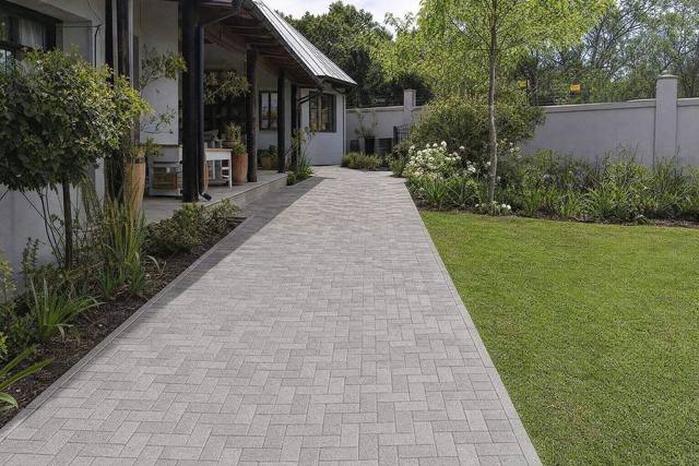Cottage pavers in Granite