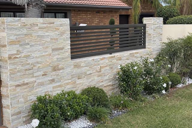Quartzite cladding in White-beige-autumn