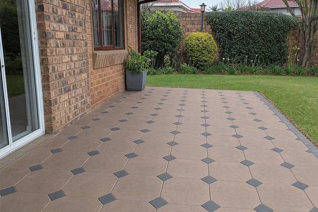 Octagon flagstones in Chocolate
