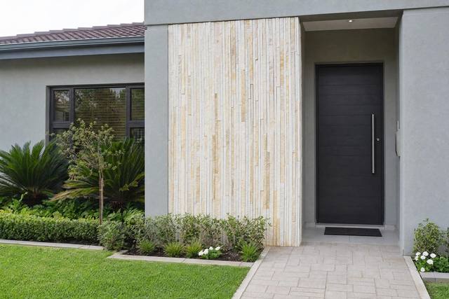 Vertical quartzite entrance wall