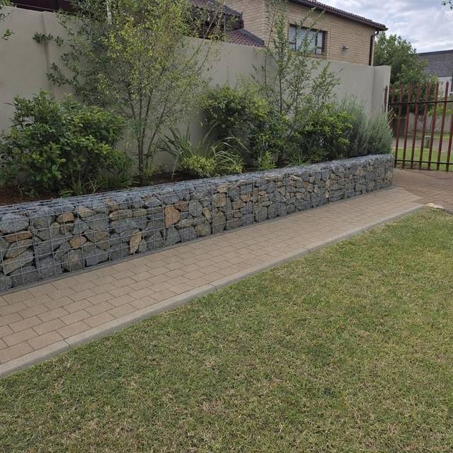 Gabion wall